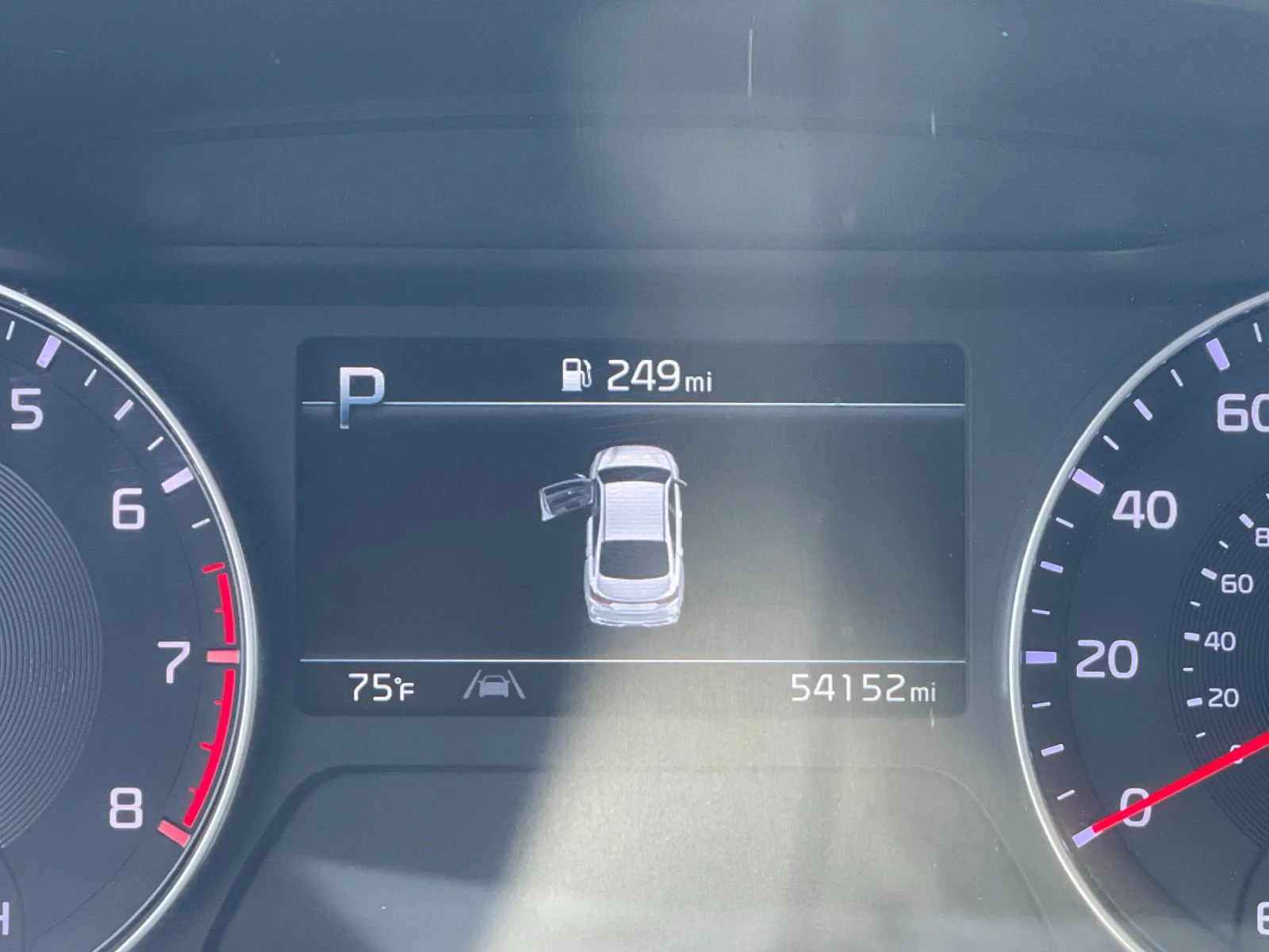 Used 2023 White Kia LXS image 27