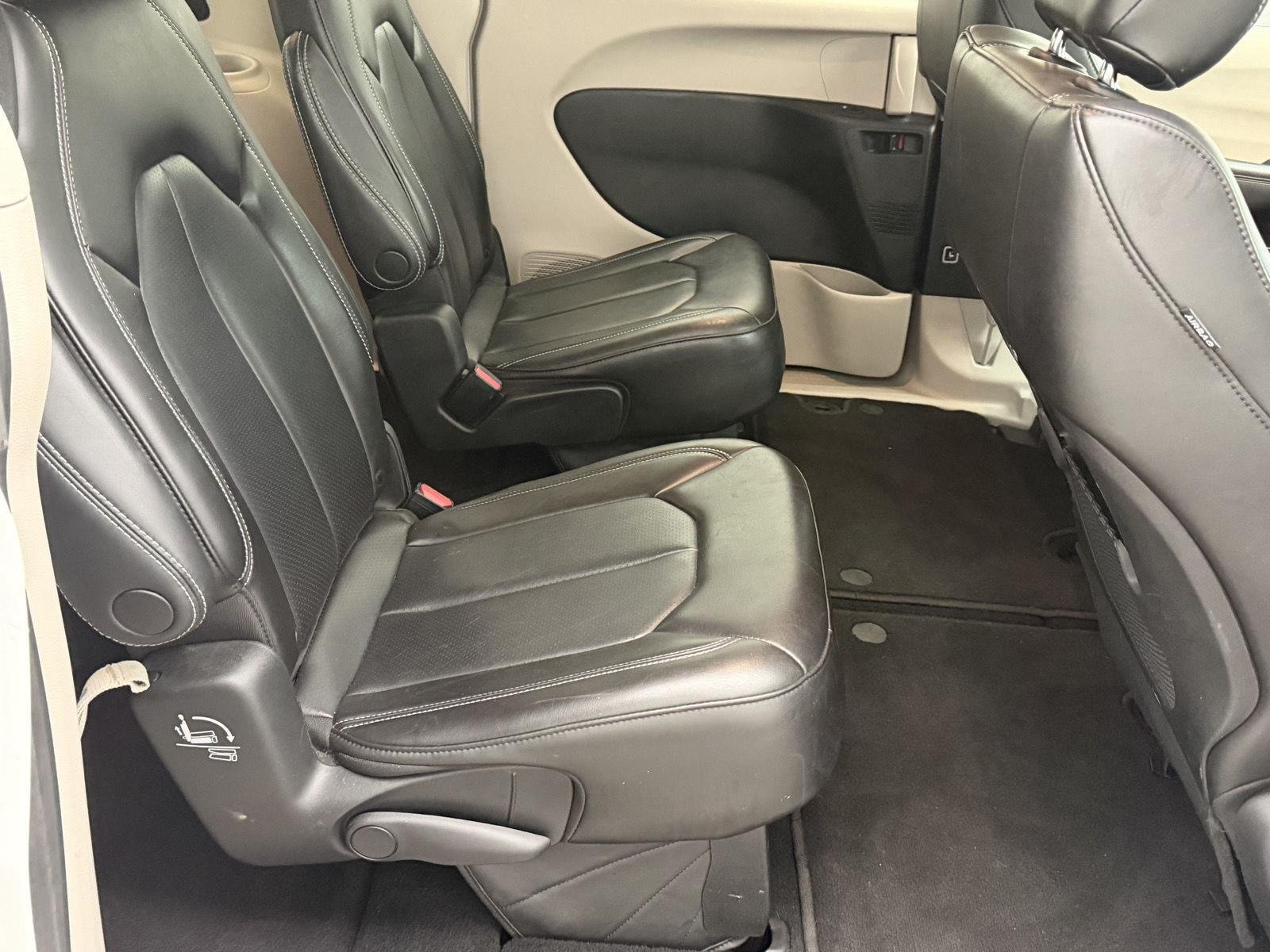 Used 2023 Bright White Clearcoat Chrysler Touring L image 35