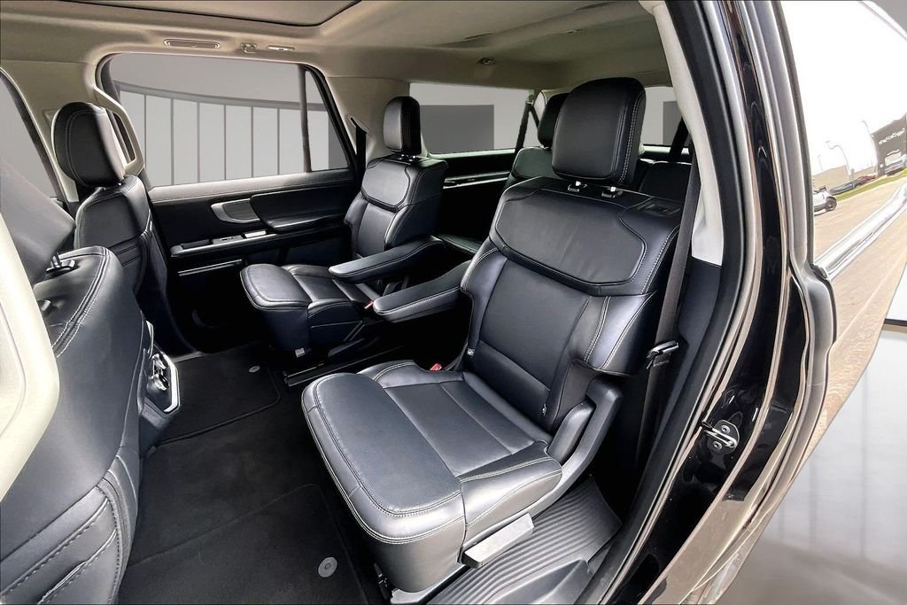 Used 2025 Black Ford Platinum image 26