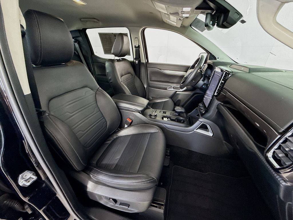 Used 2024  Ford LARIAT image 29
