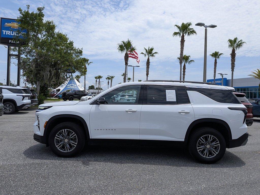 2025 Chevrolet Traverse LT - Photo 6
