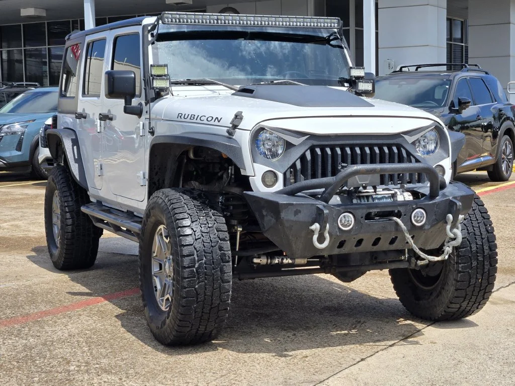 Used 2016 White Jeep Unlimited Rubicon image 3