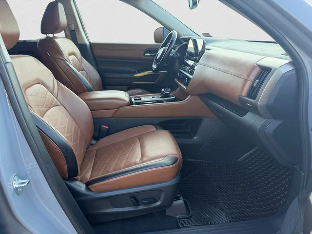 Used 2022 Boulder Gray Nissan Platinum image 16
