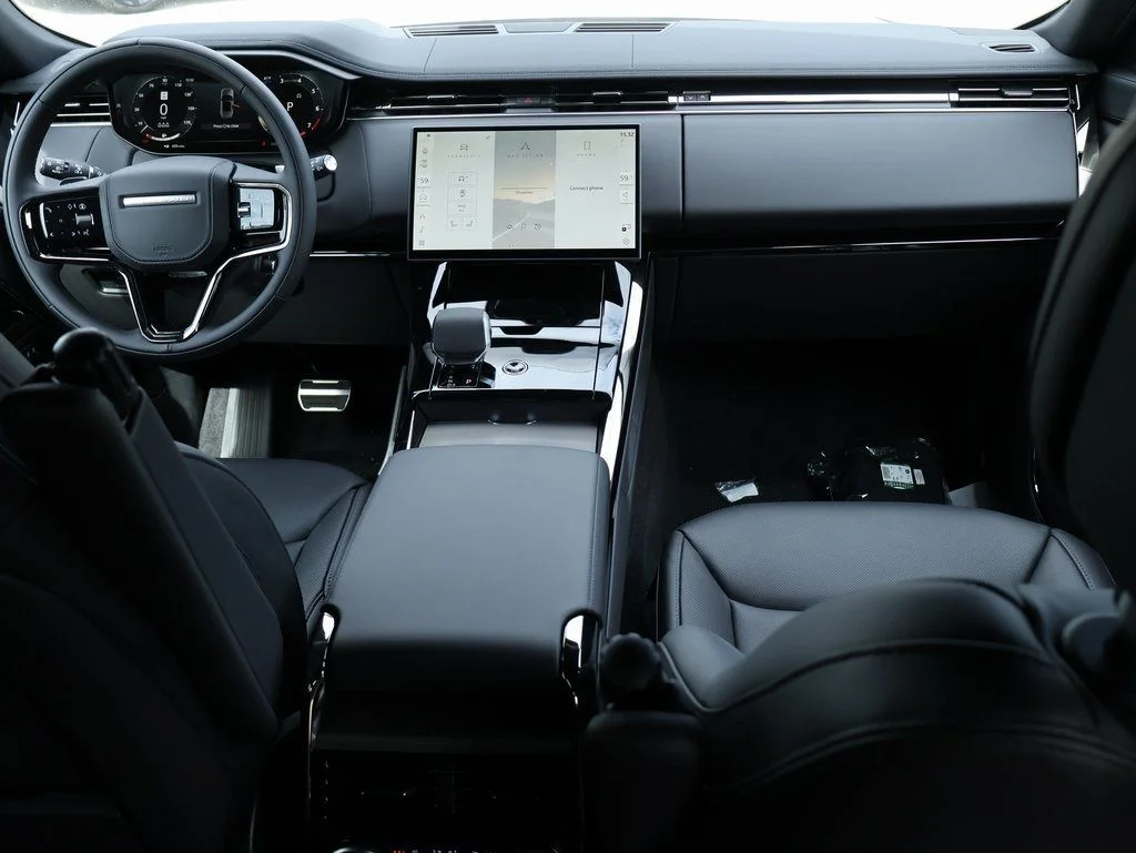 New 2025 Fuji White Land Rover Dynamic SE image 15