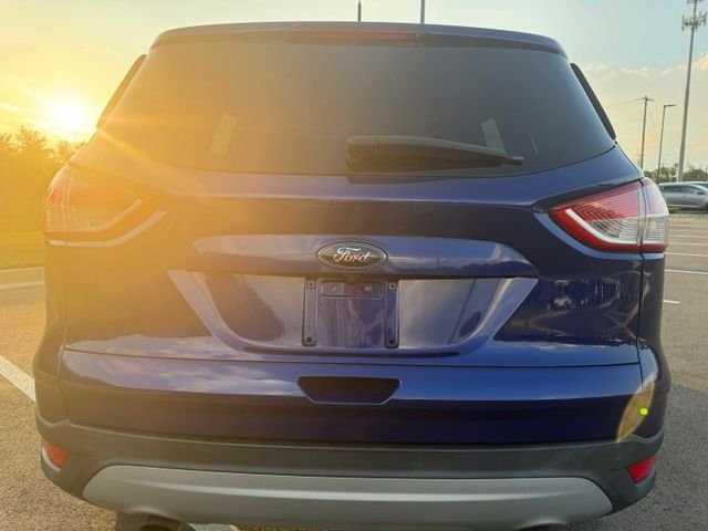 Used 2016 Blue Ford SE image 8
