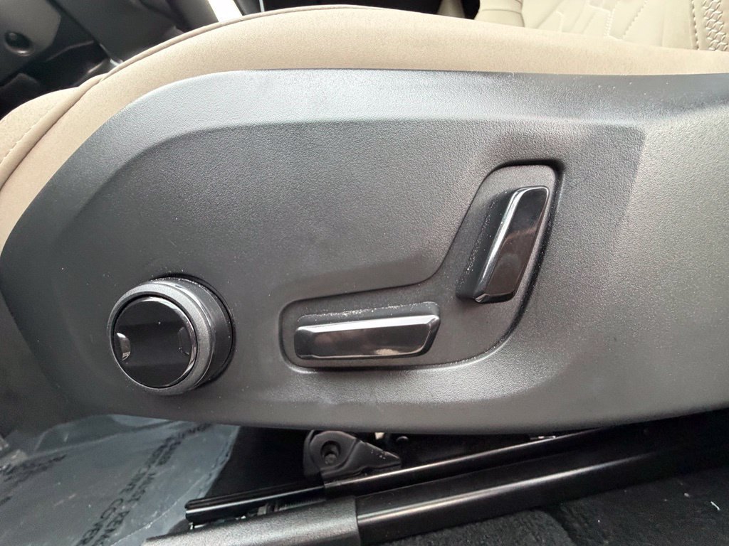 2026 Volvo XC60 Plus - Photo 14
