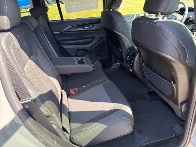 New 2027 Sting-Gray Clear-Coat Paint Jeep Laredo X image 25