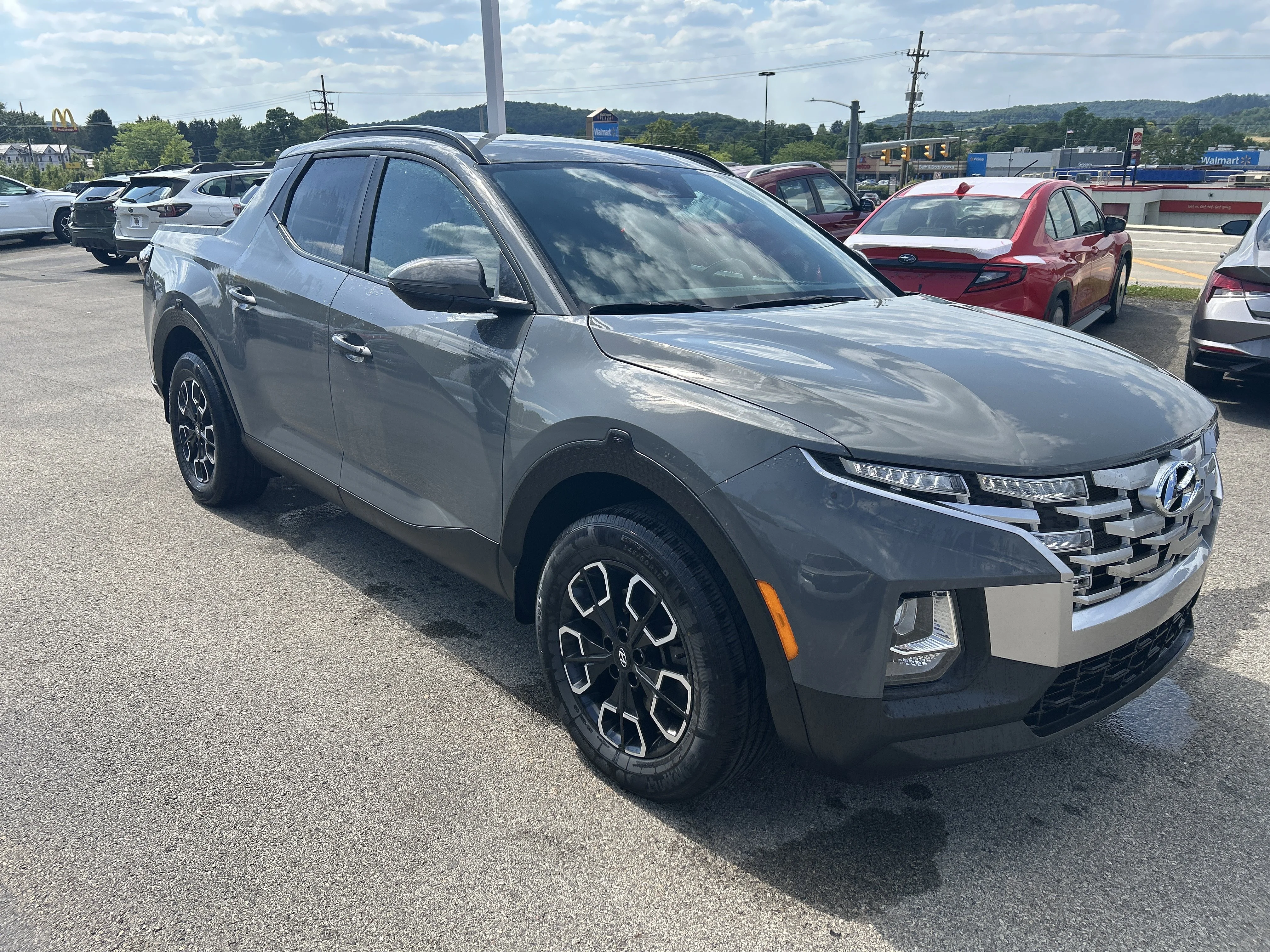 Used 2022 Hampton Gray Hyundai SEL image 1