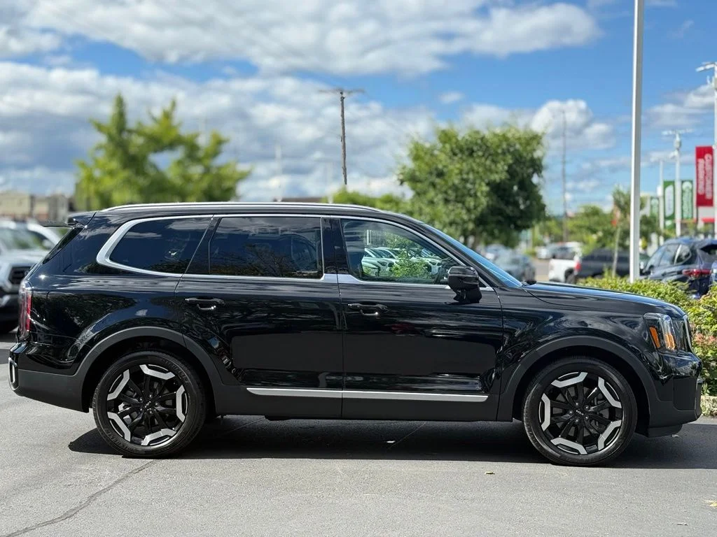 Used 2024 Black Kia EX image 6