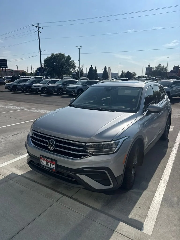 Used 2024 Silver Volkswagen 2.0T SE image 3