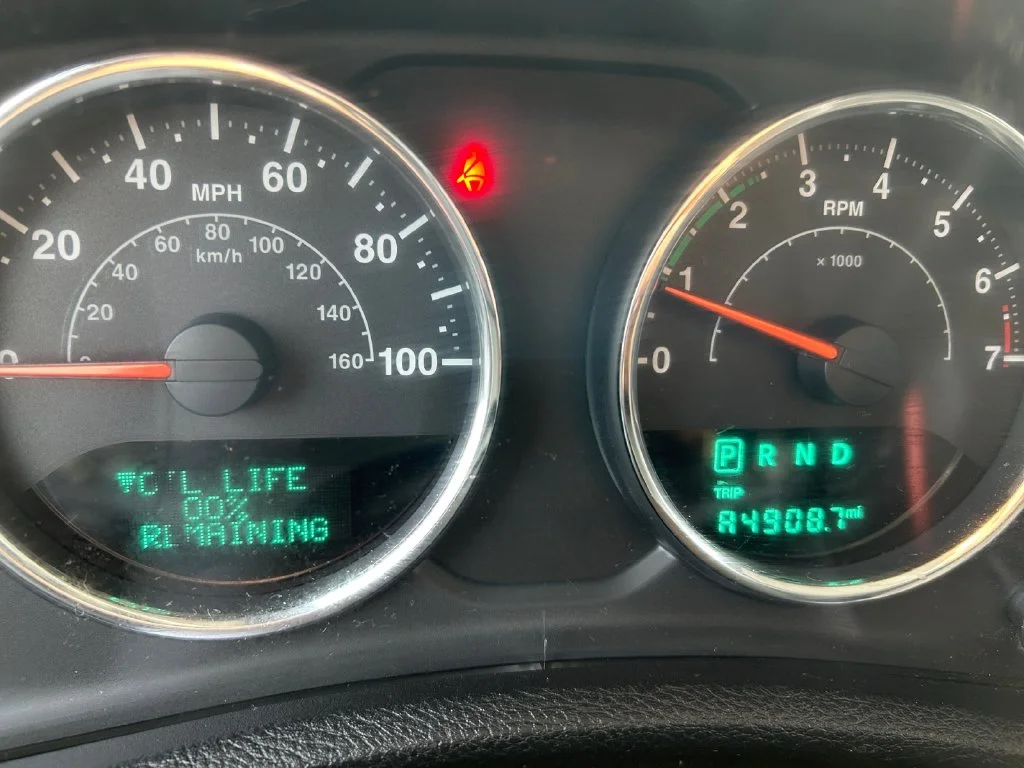 Used 2016 Silver Jeep Unlimited Sahara image 10