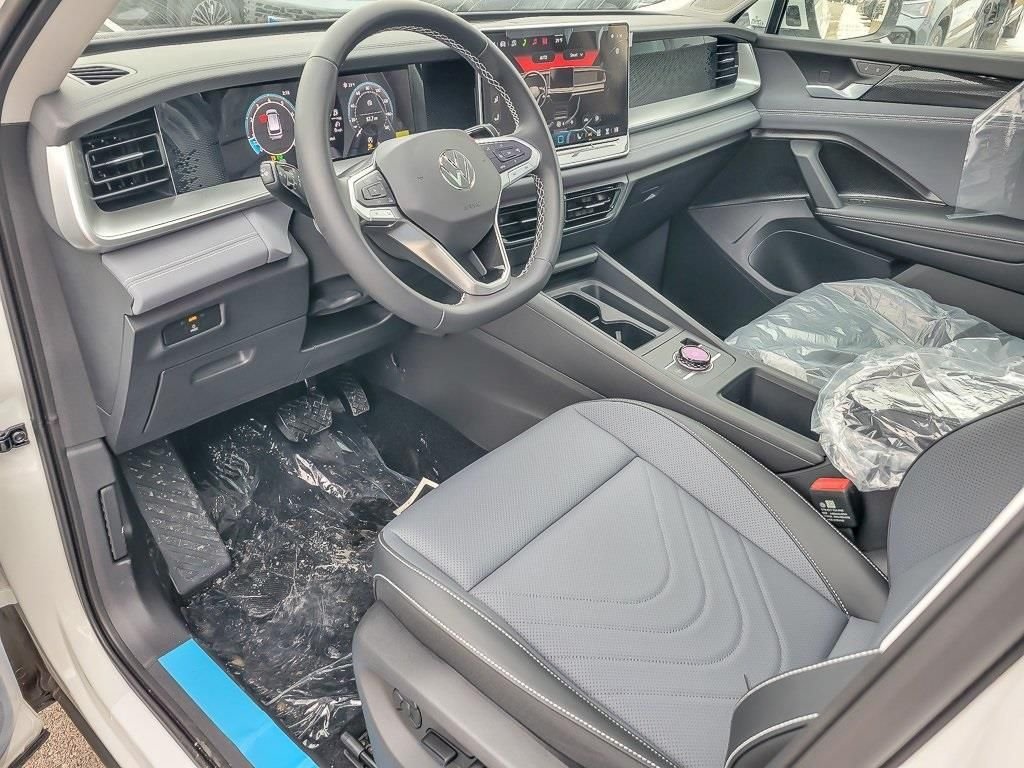 New 2026 Pure White Volkswagen 2.0T SE image 9