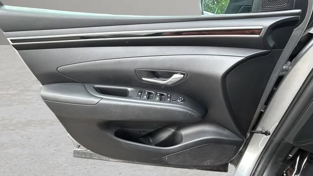 Used 2024 Silver Hyundai SEL image 17