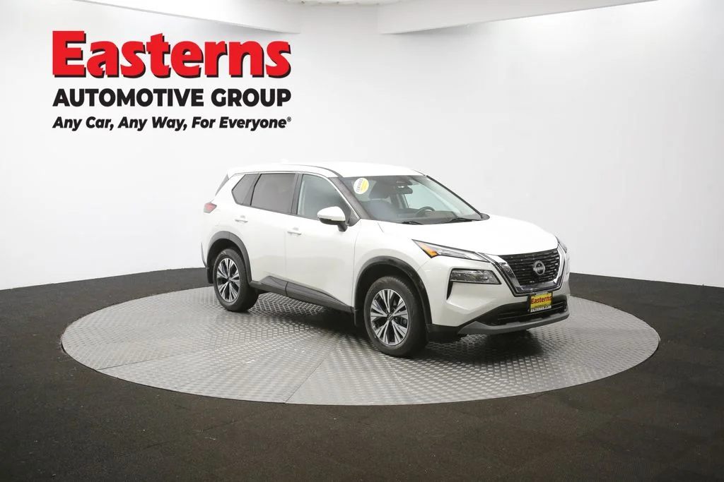 Used 2022 White Nissan SV image 47