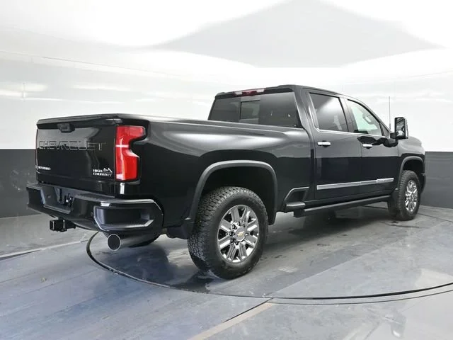 New 2026 Black Chevrolet High Country image 9