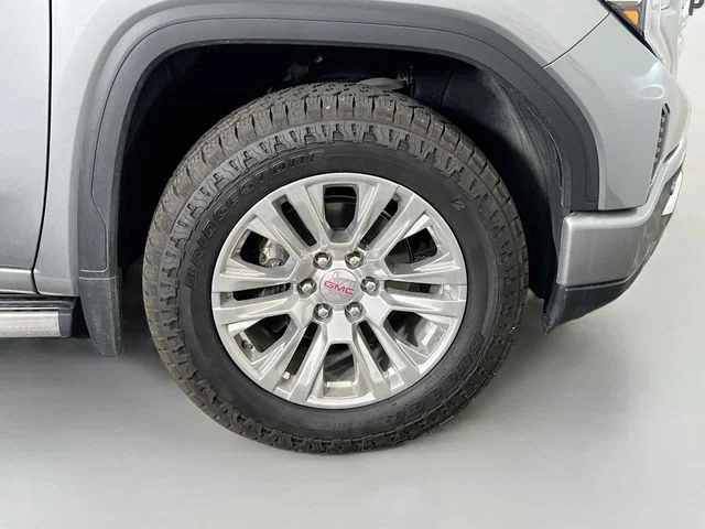 Used 2023 Silver GMC Denali image 38