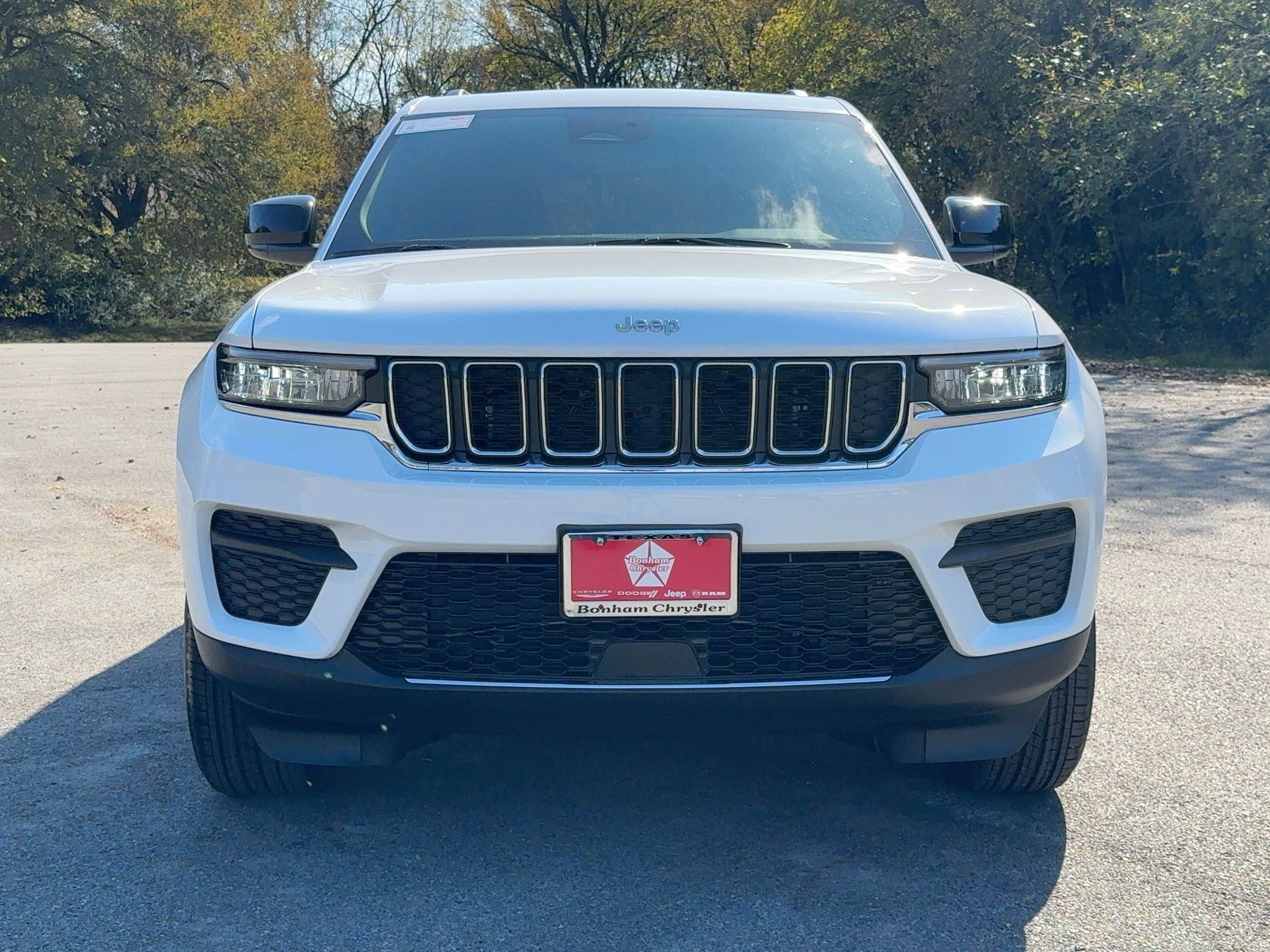 2025 Jeep Grand Cherokee Laredo photo 4