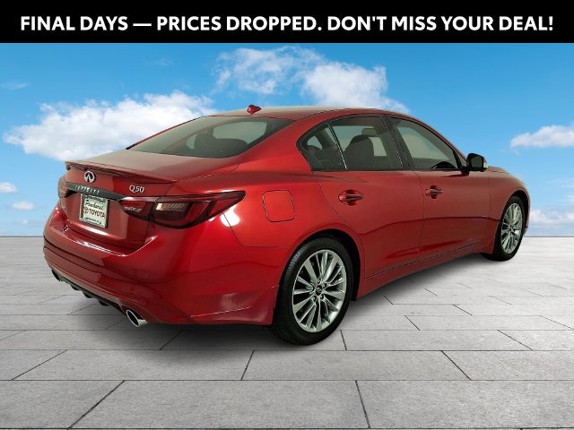 Used 2022 Red INFINITI LUXE image 8