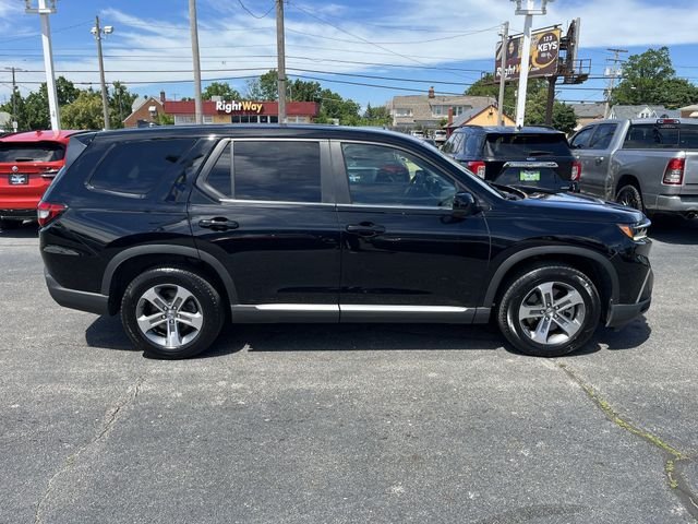 Used 2023 Black Honda EX-L image 17