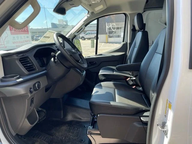 New 2026 OXFORD WHITE Ford Base image 11