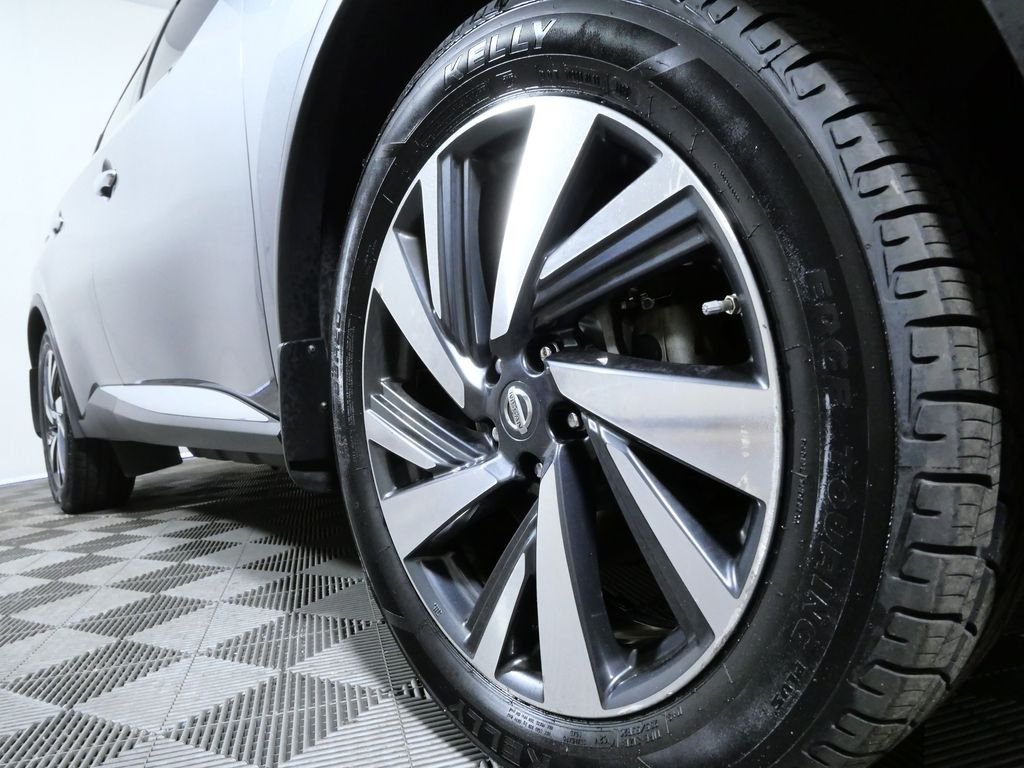 Used 2018 Gray Nissan Platinum image 24