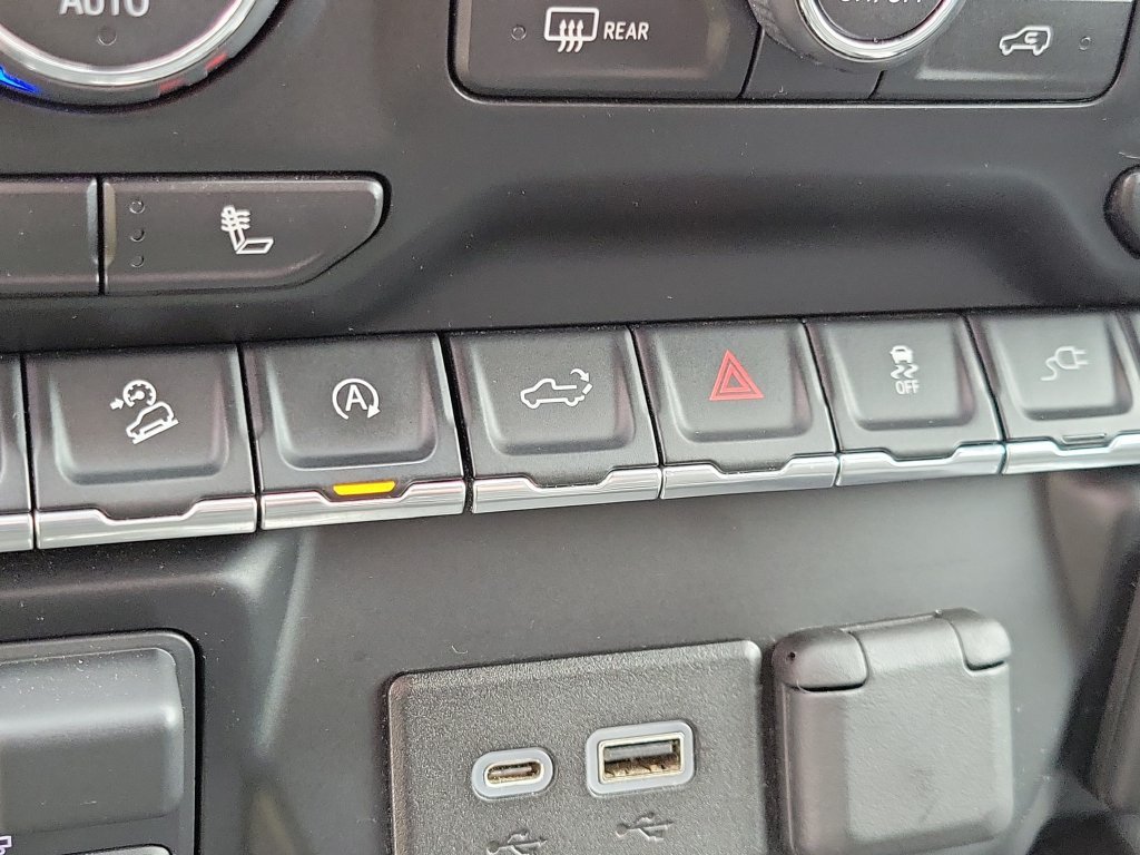 Used 2019 CAJUN RED TINTCOAT Chevrolet RST image 31