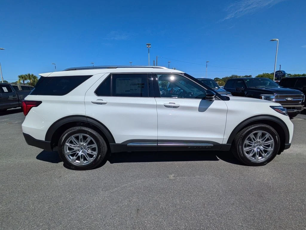 New 2026 Star White Metallic Tri-Coat Ford Platinum image 3