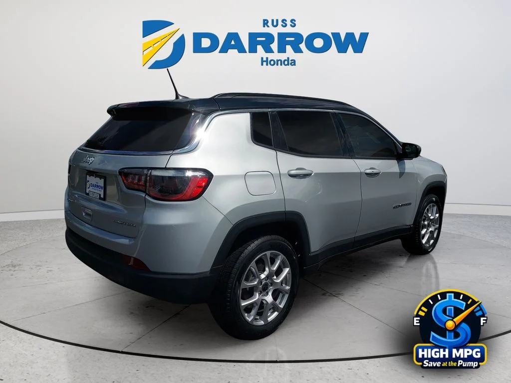 Used 2025 Silver Jeep Limited image 5