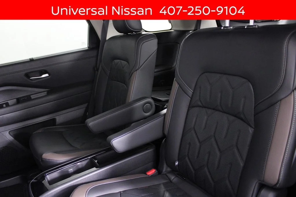 New 2026 White Nissan Platinum image 18