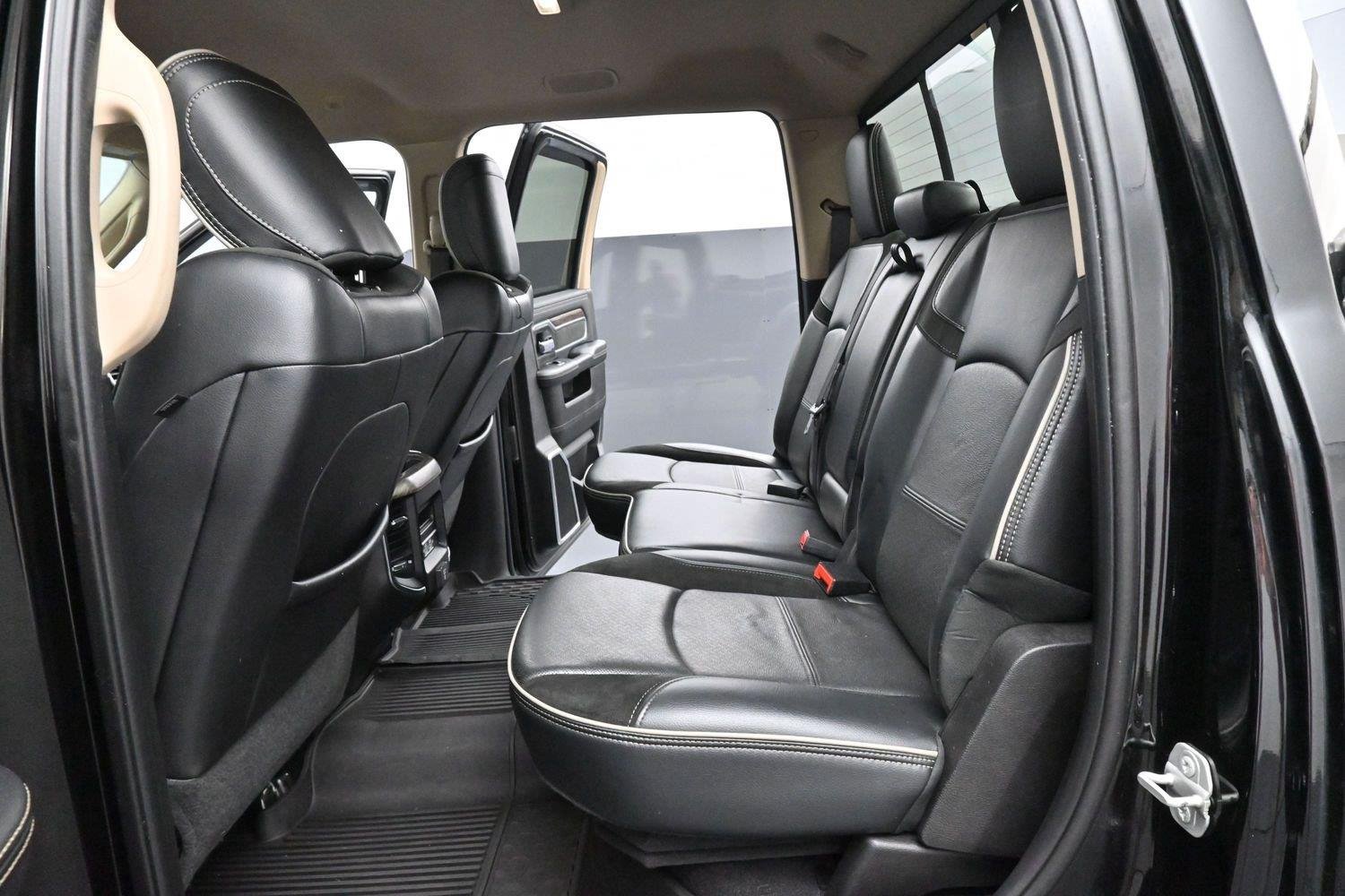 Used 2021 Diamond Black Crystal Pearlcoat Ram Laramie image 29