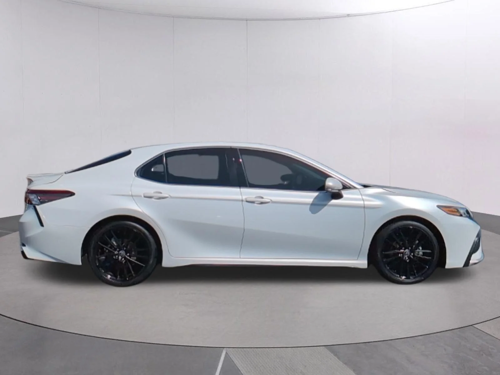 Used 2023 Wind Chill Pearl Toyota XSE image 8