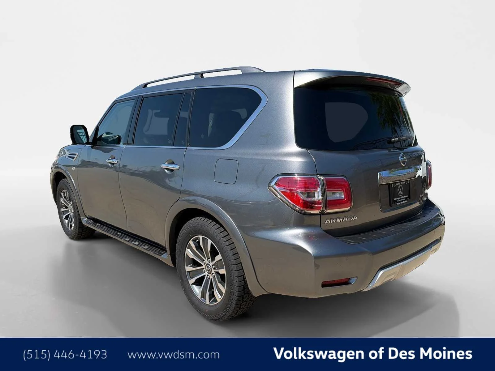 Used 2017 Gun Metallic Nissan SL image 4