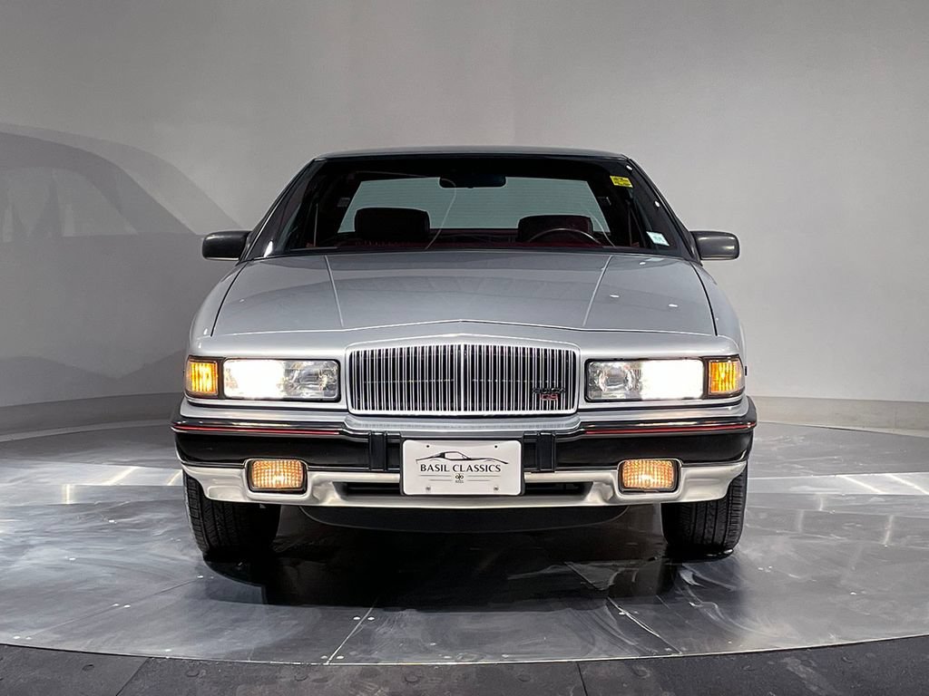 Used 1991  Buick Custom image 26