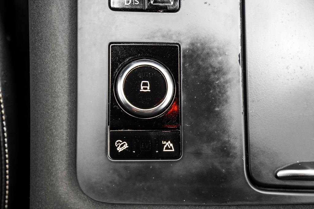 Used 2022 Black Land Rover HSE R-Dynamic image 26