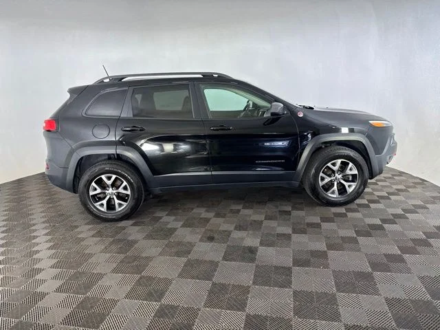 Used 2017 Black Jeep Trailhawk image 6
