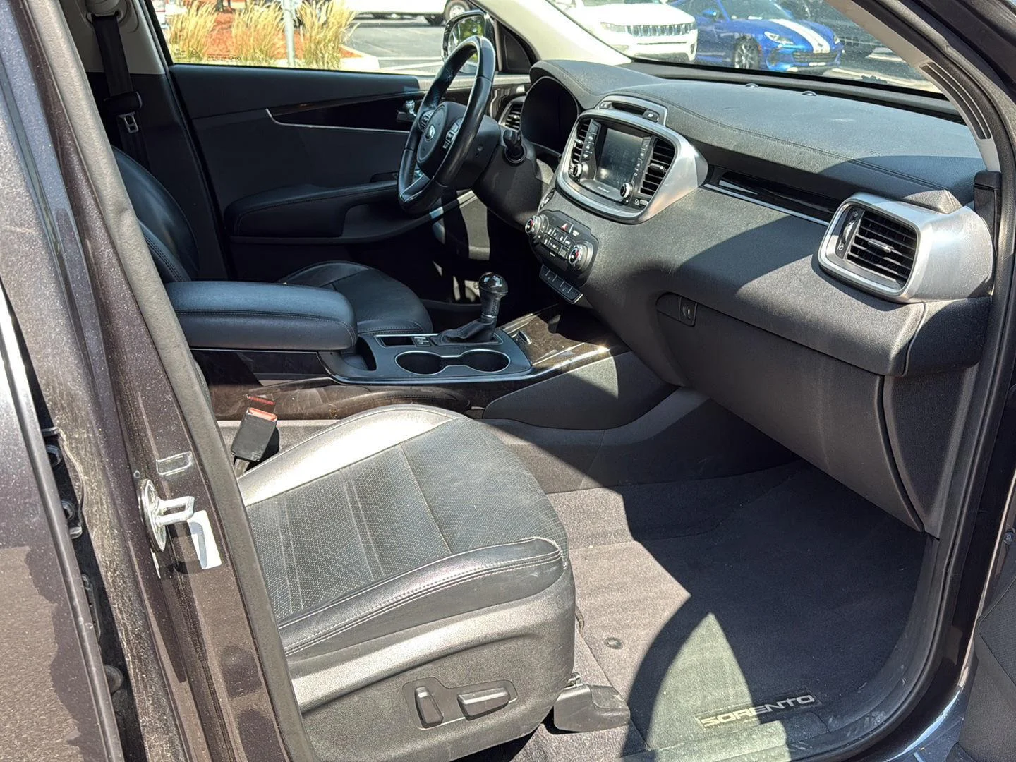 Used 2018 Platinum Graphite Kia EX V6 image 11