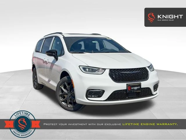 New 2026 Bright White Clear-Coat Exterior Paint Chrysler Limited image 1