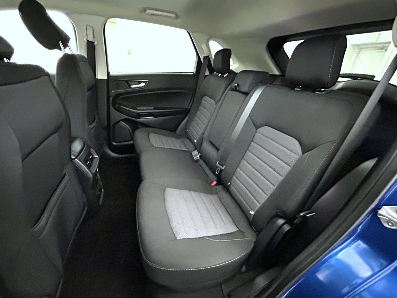 Used 2024 Blue Metallic Ford SE image 19