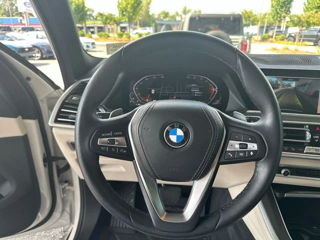 Used 2022 White BMW sDrive40i image 15