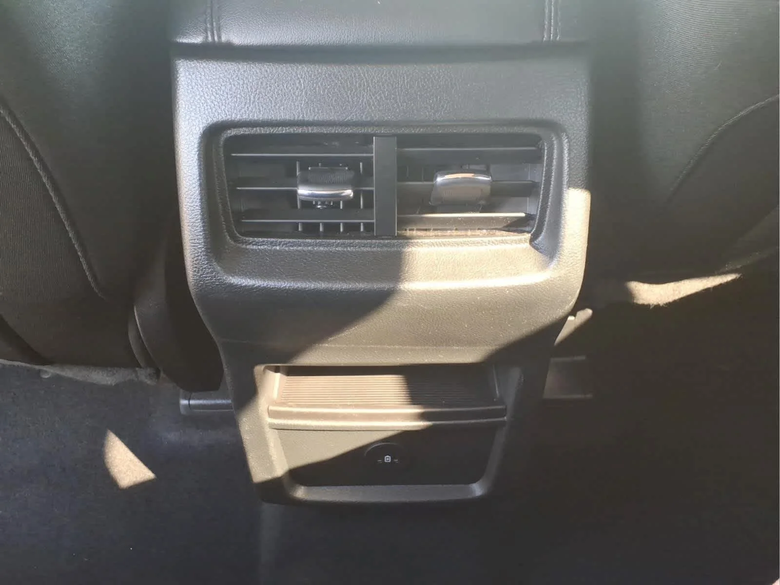 Used 2024 Agate Black Metallic Ford SE image 30