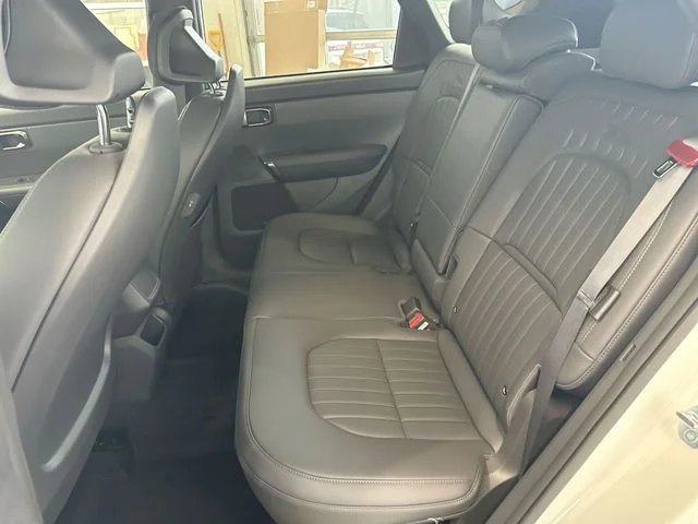 New 2027 Snow White Pearl Kia X-Line S image 25