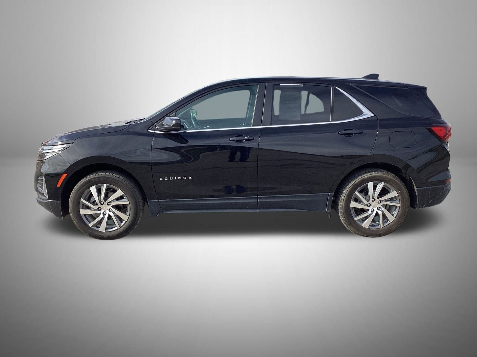 2024 Chevrolet Equinox LT photo 2