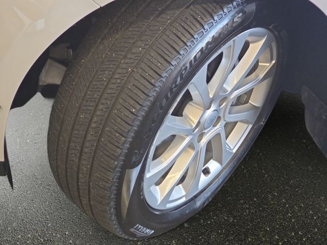 Certified Used 2025 Gray Land Rover S image 34