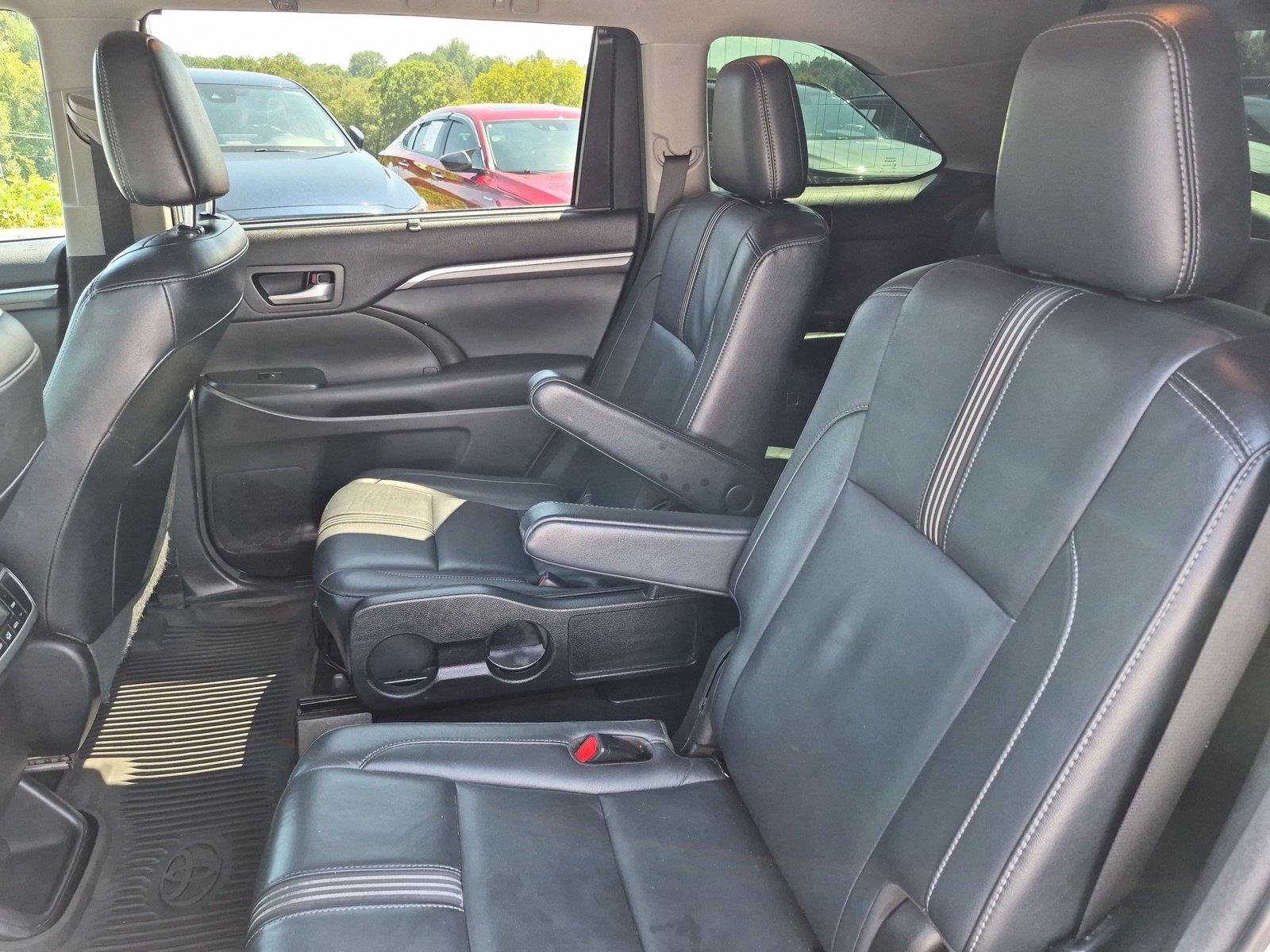 Used 2018 Celestial Silver Metallic Toyota SE image 33