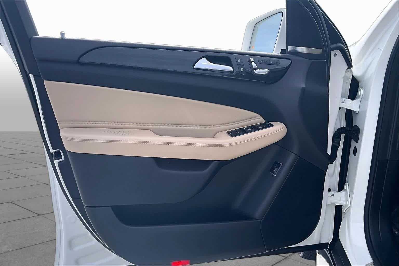 Used 2019 Polar White Mercedes-Benz GLS 450 image 22