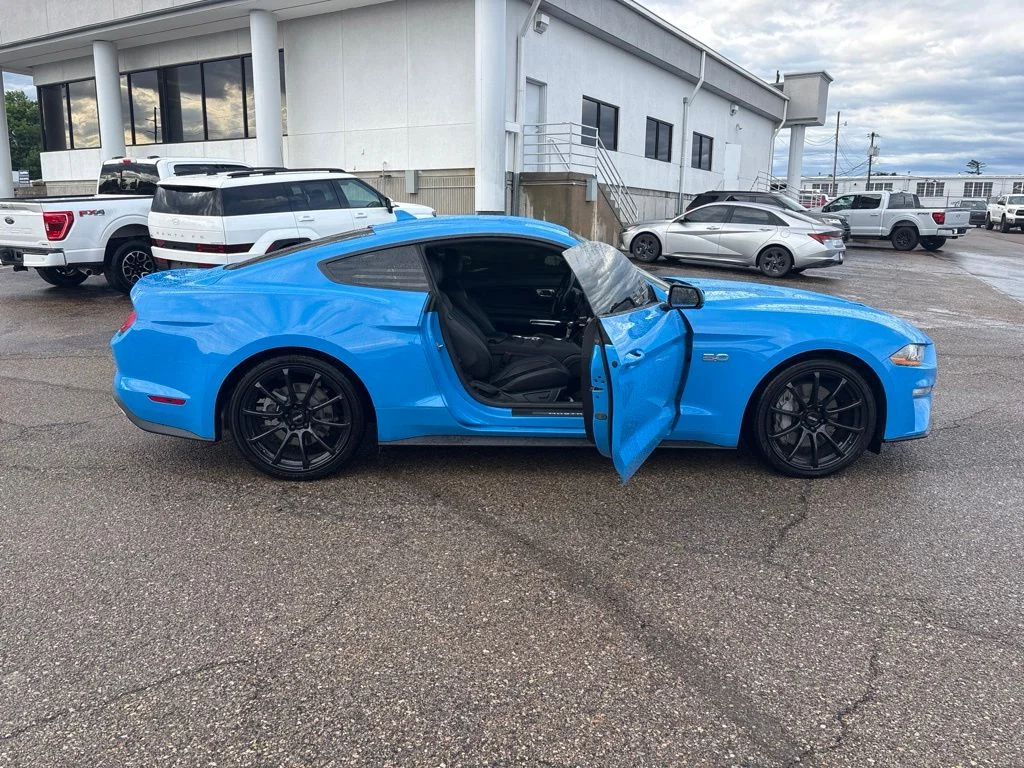 Used 2022 Grabber Blue Ford GT Premium image 8