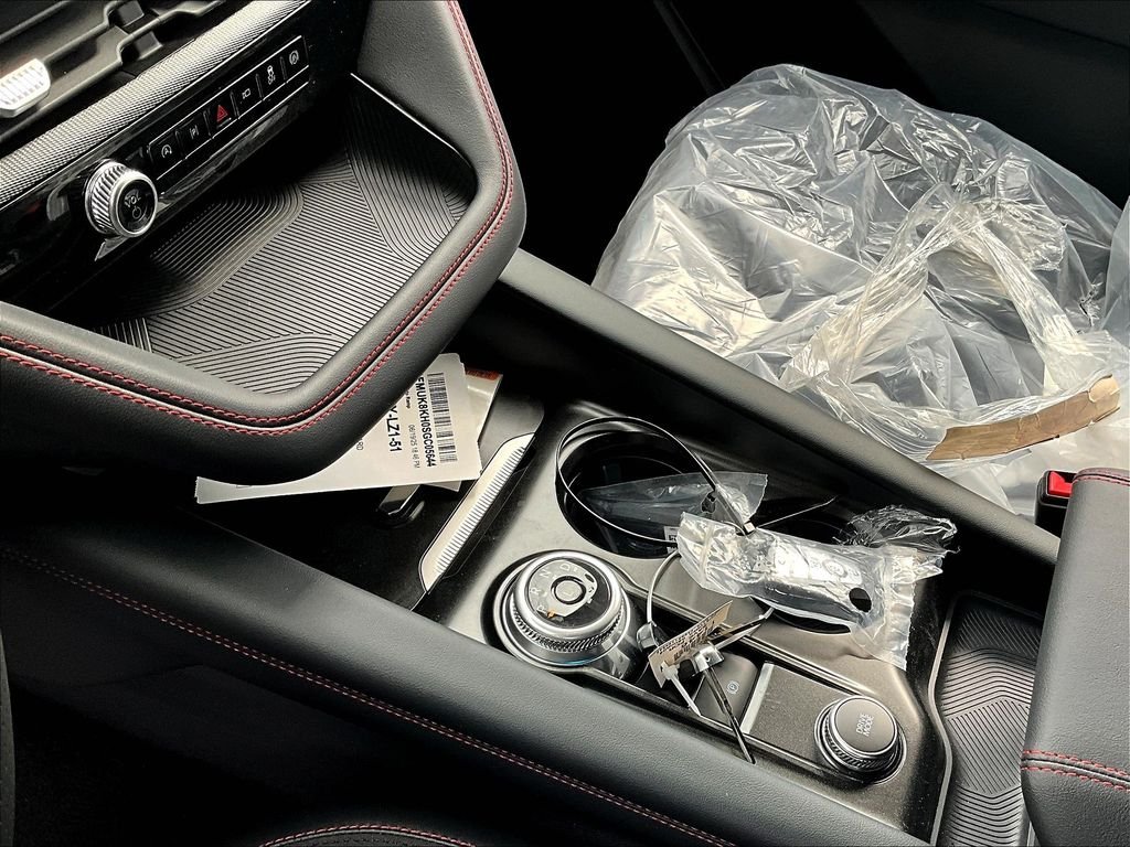 2025 Ford Explorer ST-Line - Photo 9