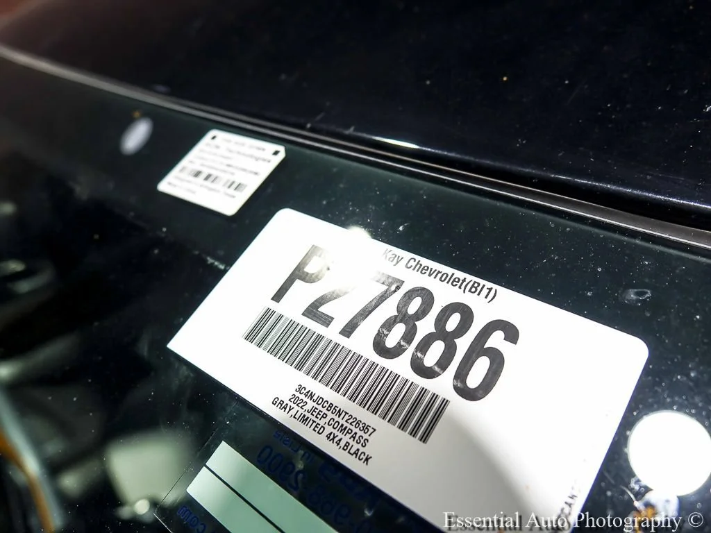 Used 2022 Gray Jeep Limited image 29