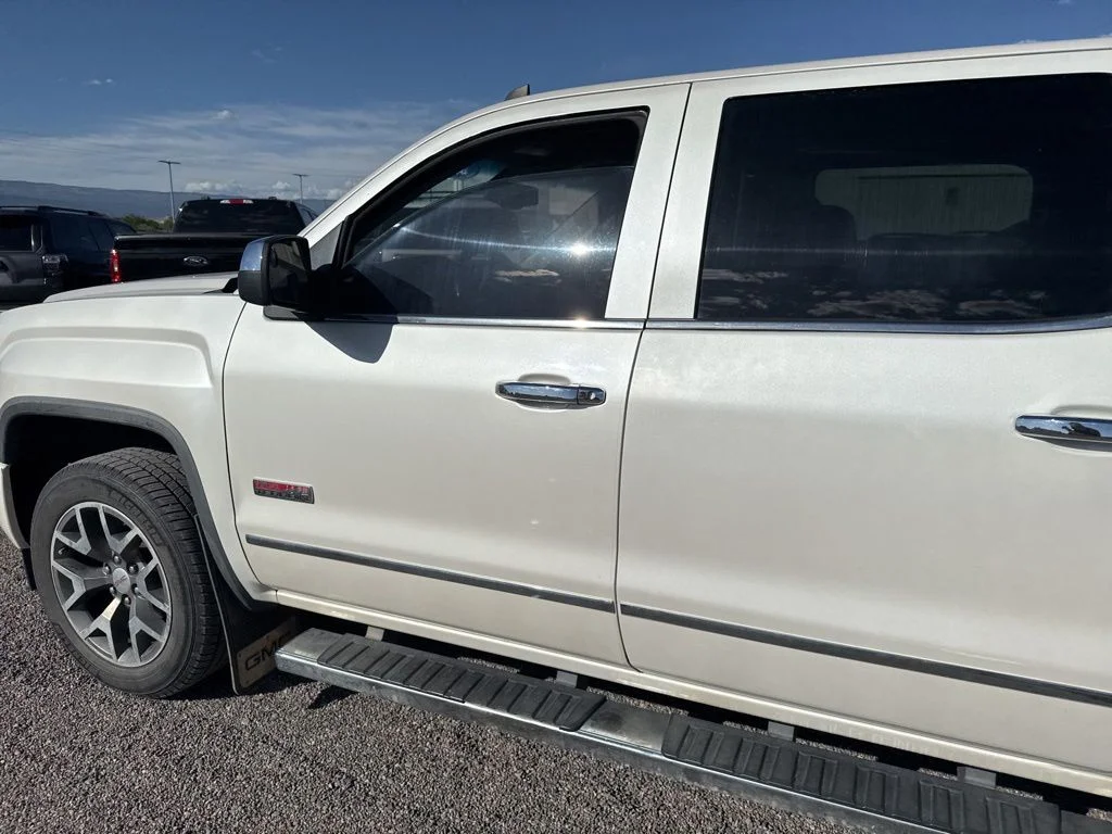 Used 2015 White Diamond Tricoat GMC SLT image 12