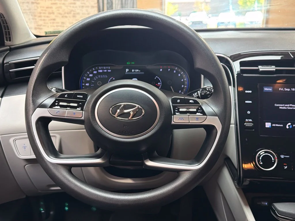 Used 2023 Amazon Gray Hyundai SEL image 20